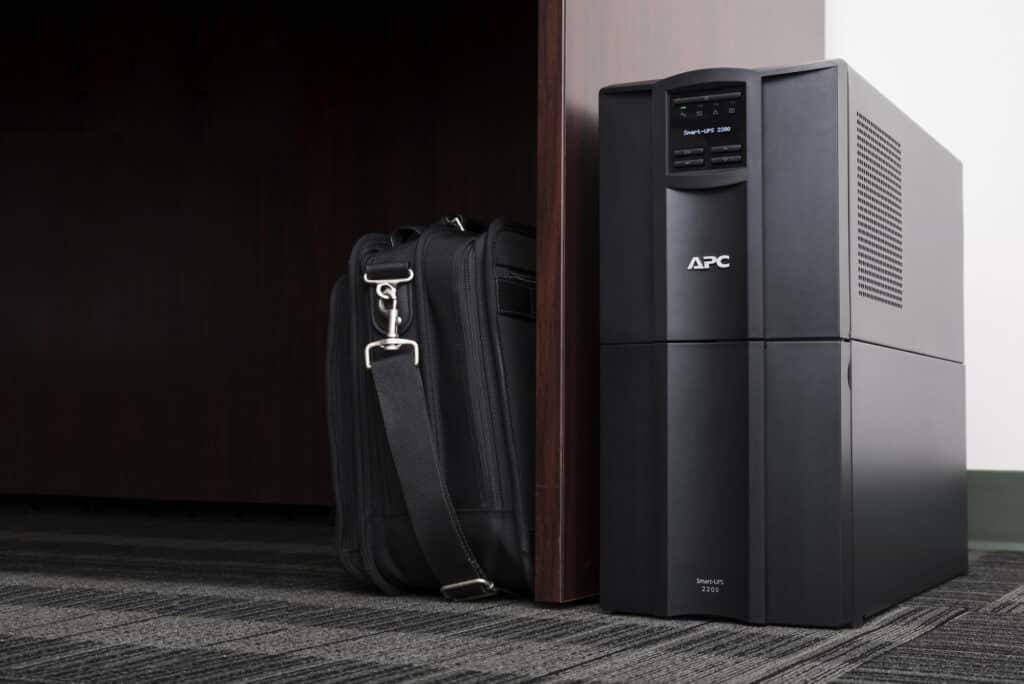 SMART-UPS 2200VA/1980W TOWER