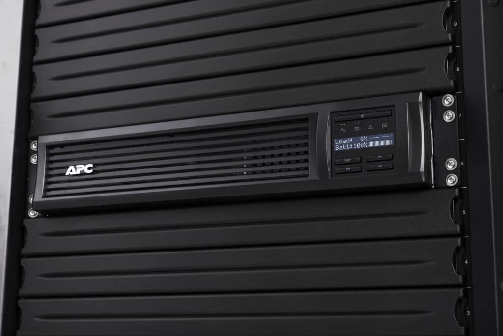 SMART-UPS 3000VA/2700W 2HE RACK