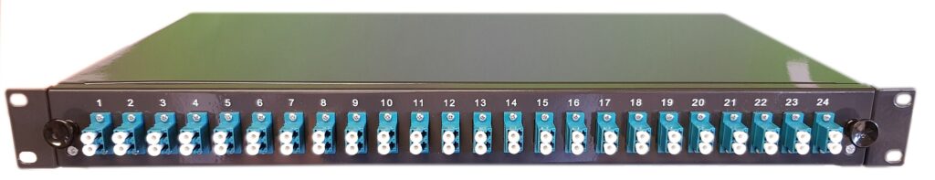 FIBERPANEL 1HE MED 24X LC/DX OS2 KOMPLET